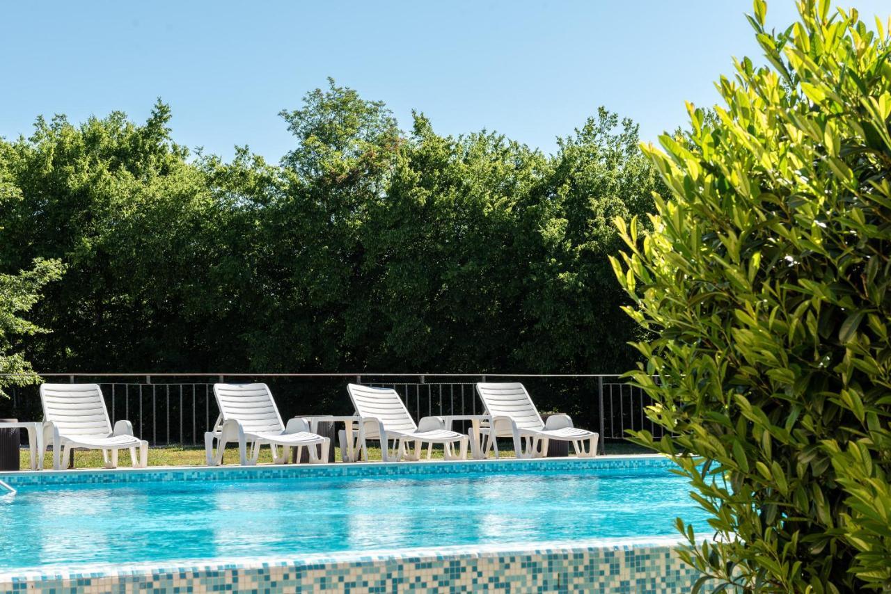 Hotel Tomazici Santalezi Екстер'єр фото