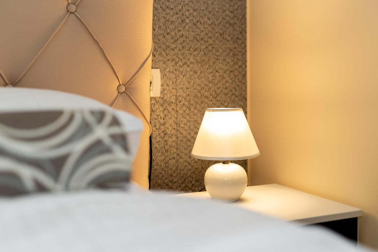 Hotel Tomazici Santalezi Екстер'єр фото