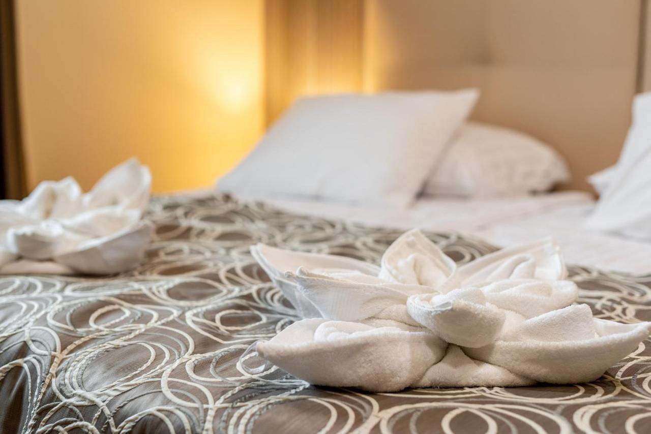 Hotel Tomazici Santalezi Екстер'єр фото
