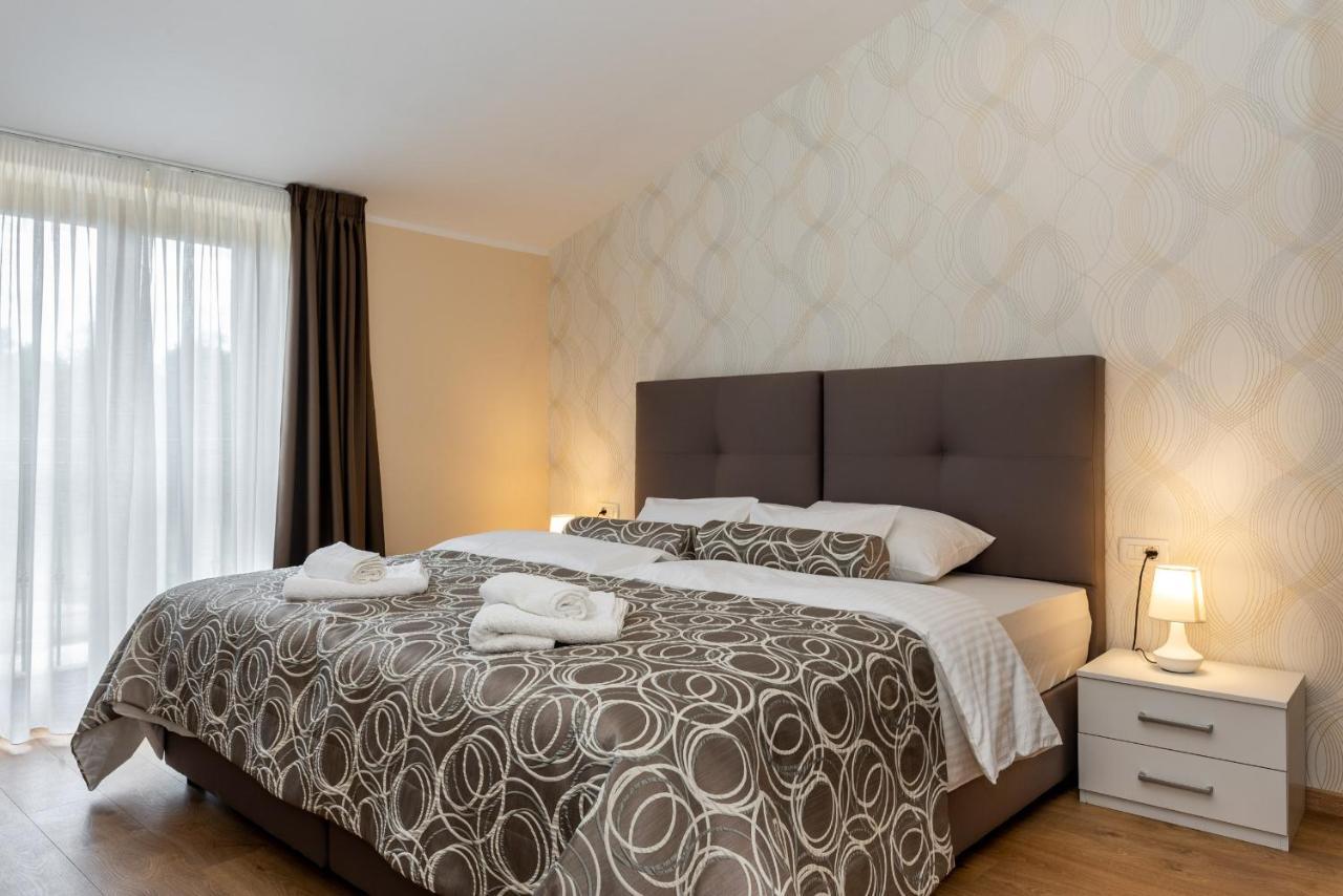 Hotel Tomazici Santalezi Екстер'єр фото