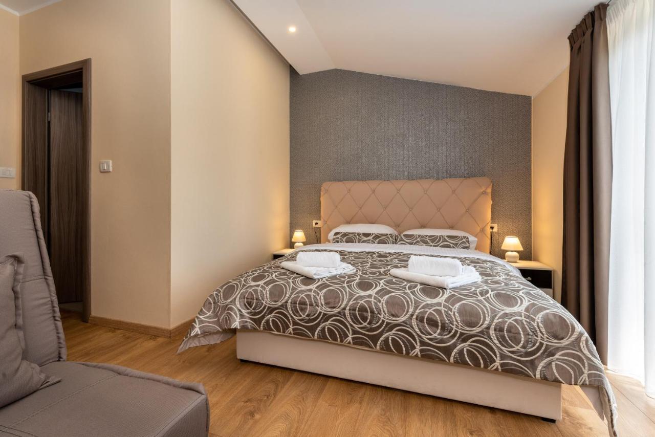 Hotel Tomazici Santalezi Екстер'єр фото